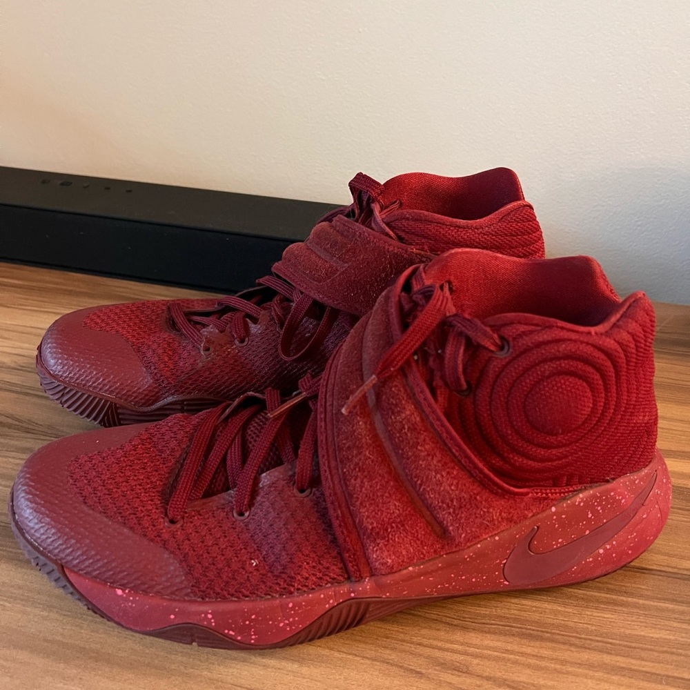 Kyrie Irving 2 Red Velvet size 12 Nike